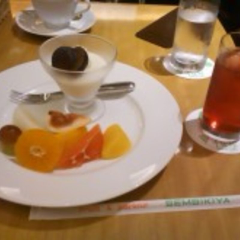 スペシャルデザート(千疋屋レストラン BIWAWA 京橋店 （センビキヤレストランビワワ）)