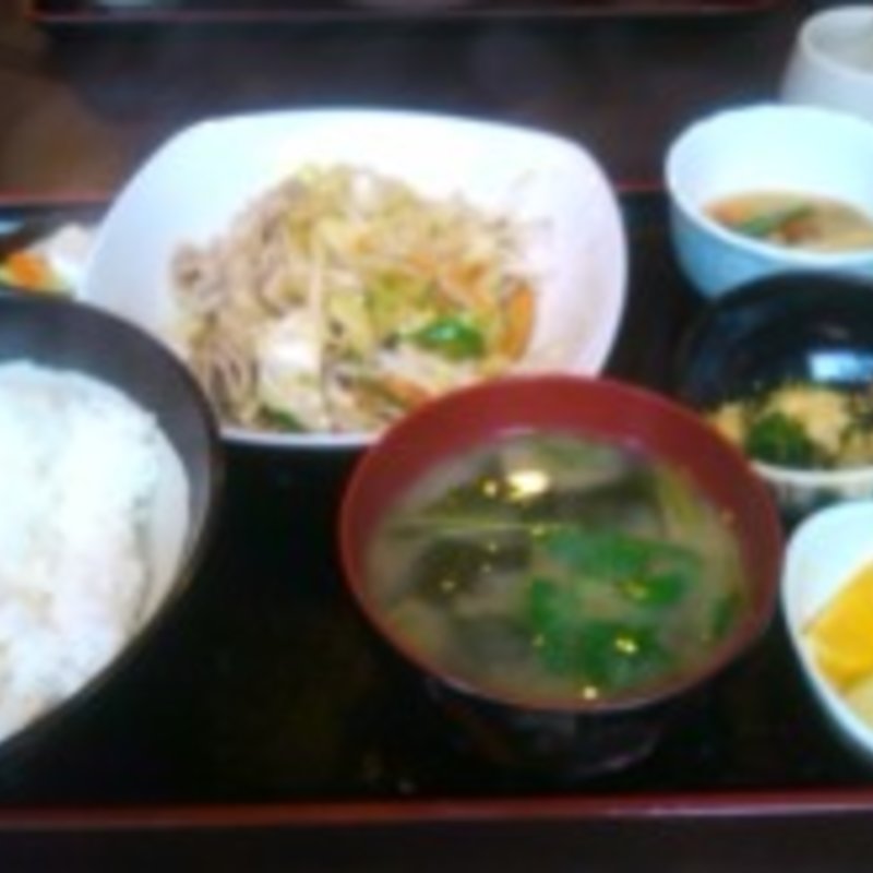 野菜炒め定食(和風居酒屋 新喜)