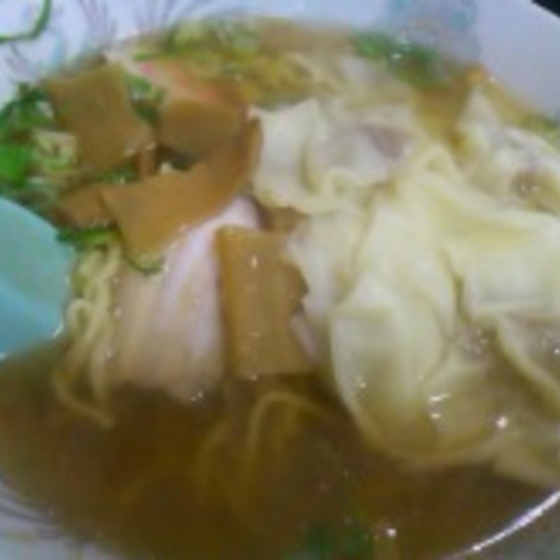 ワンタン麺(台湾料理 第一亭)