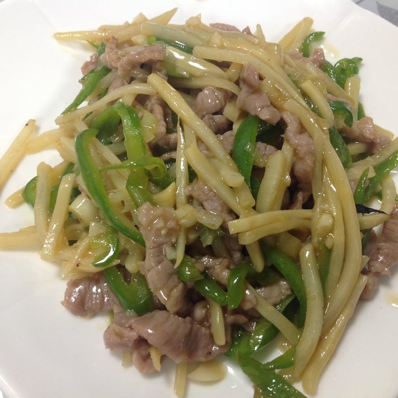 牛肉細切りピーマン炒め(豫園)