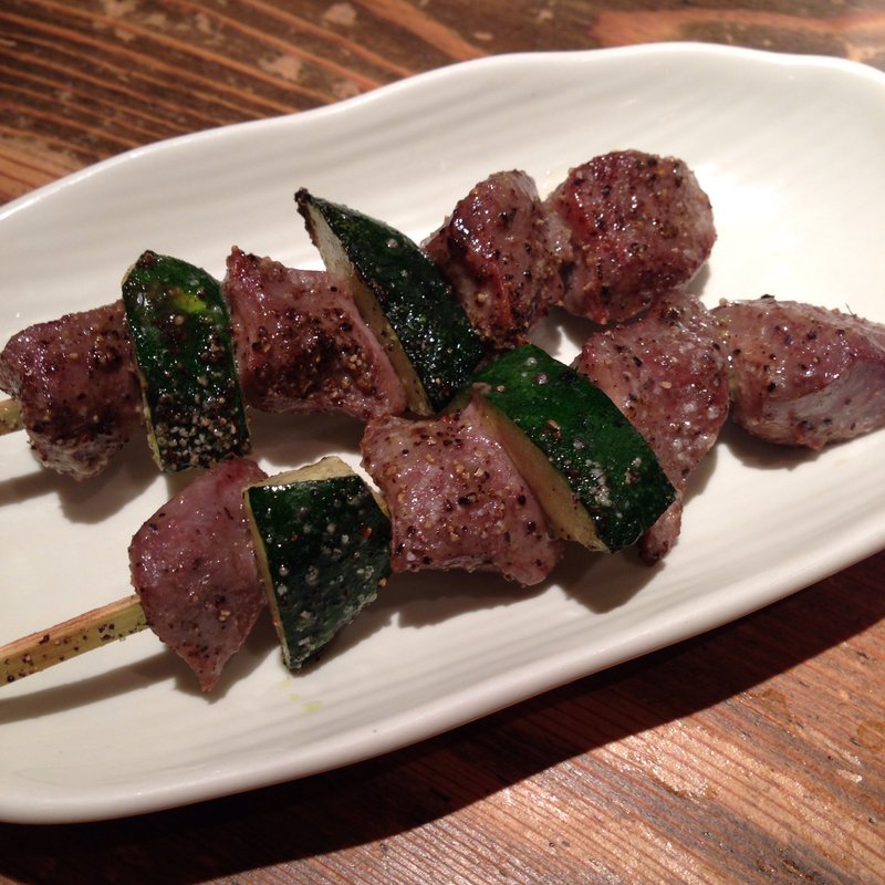 砂ズリとズッキーニ塩焼き串(鶏小屋 （TORIKOYA　とりこや）)