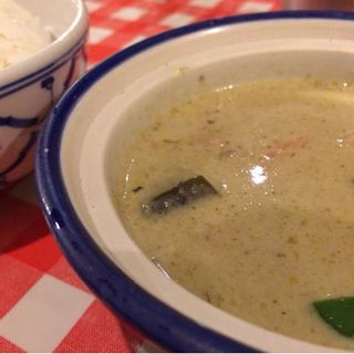 グリーンカレー(タイ屋台居酒屋ガムランディー)