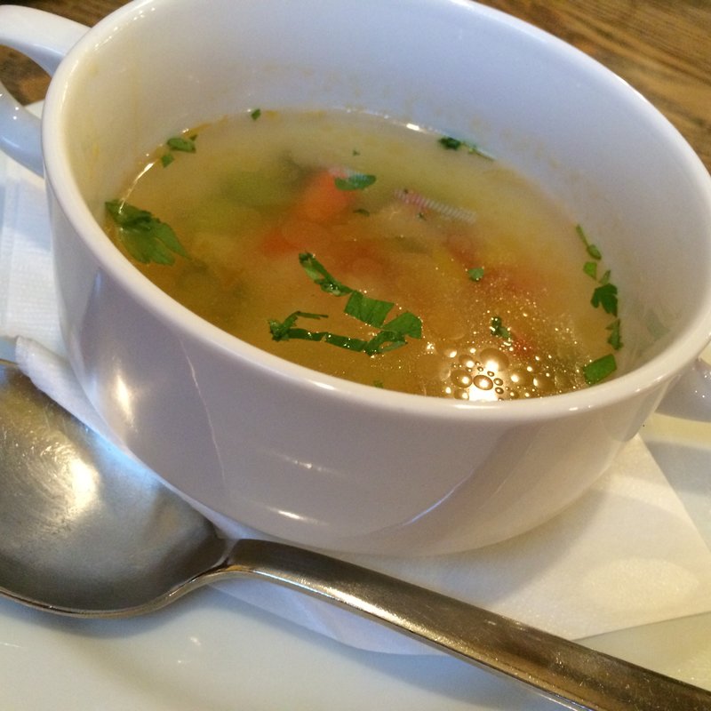 色々野菜の冷たいコンソメスープ(Cafe RIGOLETTO)