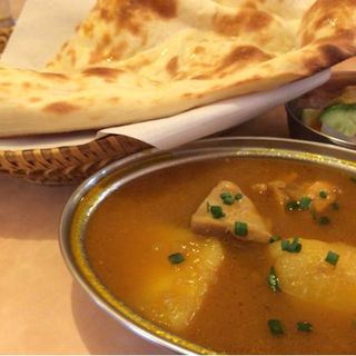  ジャガイモとチキンのカレー(スラージ)