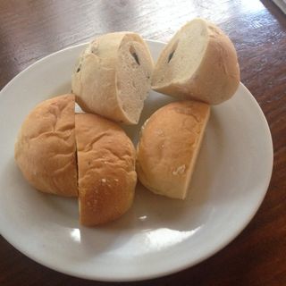 自家製日替わりパン2種類(tomigaya TERRACE)