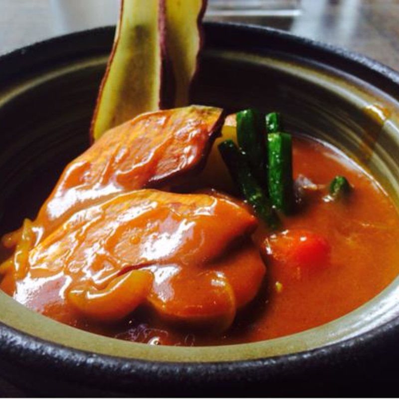 土鍋トマトカレー(やさい家めい BASSIN)