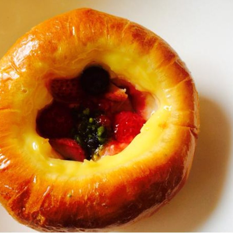 フルーツとカスタードのパン(ラ·スピガ)