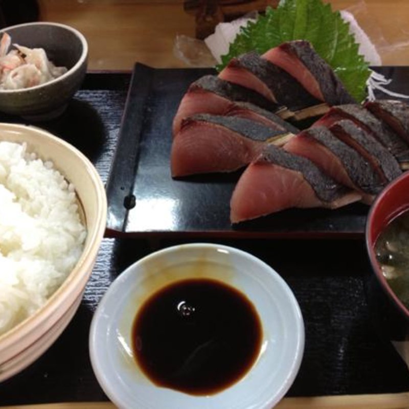 カツオたたき定食(どんとこい)