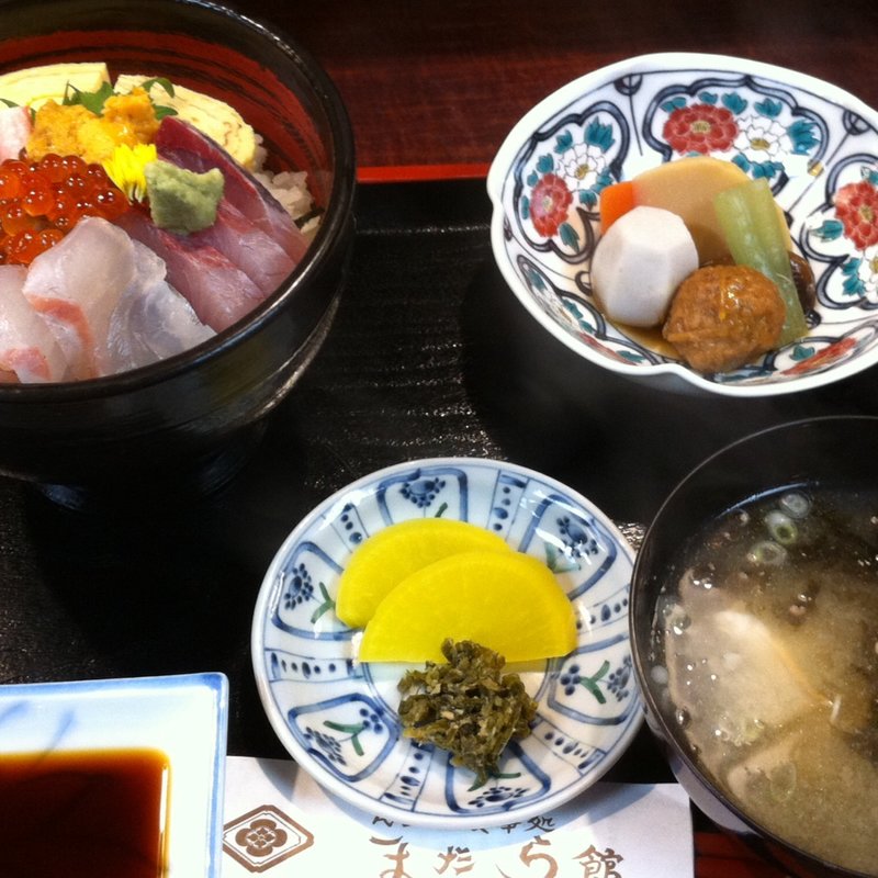 能登丼(まだら館)