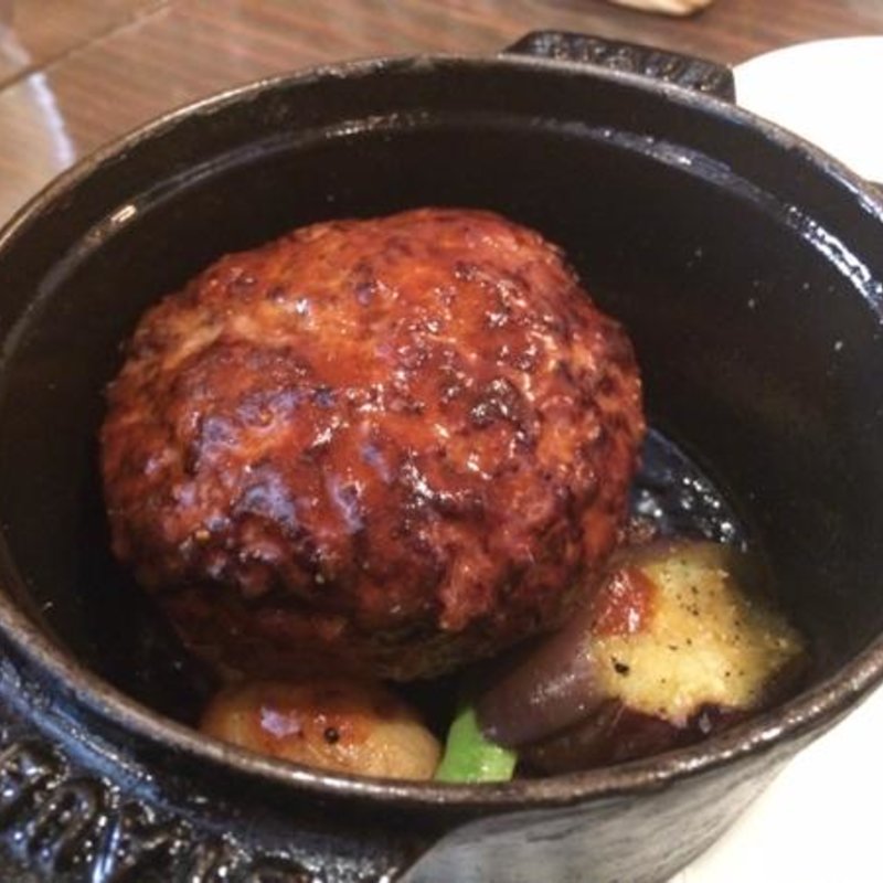 ハンバーグ(ビストロ アン・ココット)