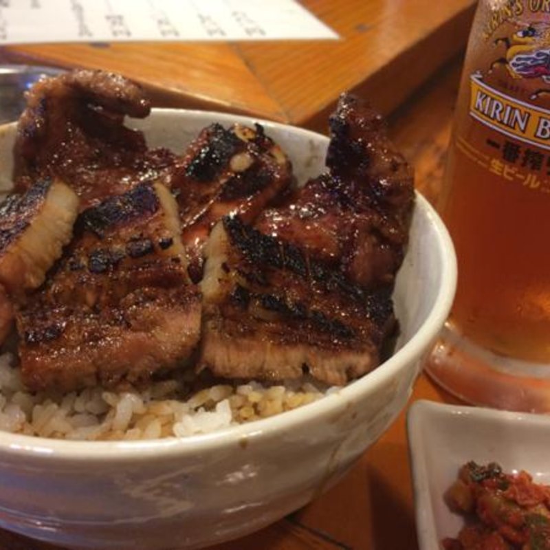 焼き豚丼(豚肉炭火焼専門店 警固ヤキトン)