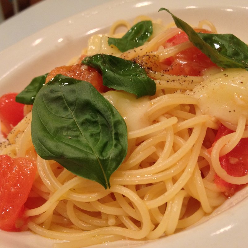 フレッシュトマトとモッツァレラチーズのパスタ(ア・ラ・カンパーニュ大井町店)