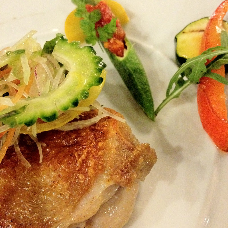 鶏肉のソテー 八重山野菜添え(ディープブルー 星野リゾート リゾナーレ 小浜島  )