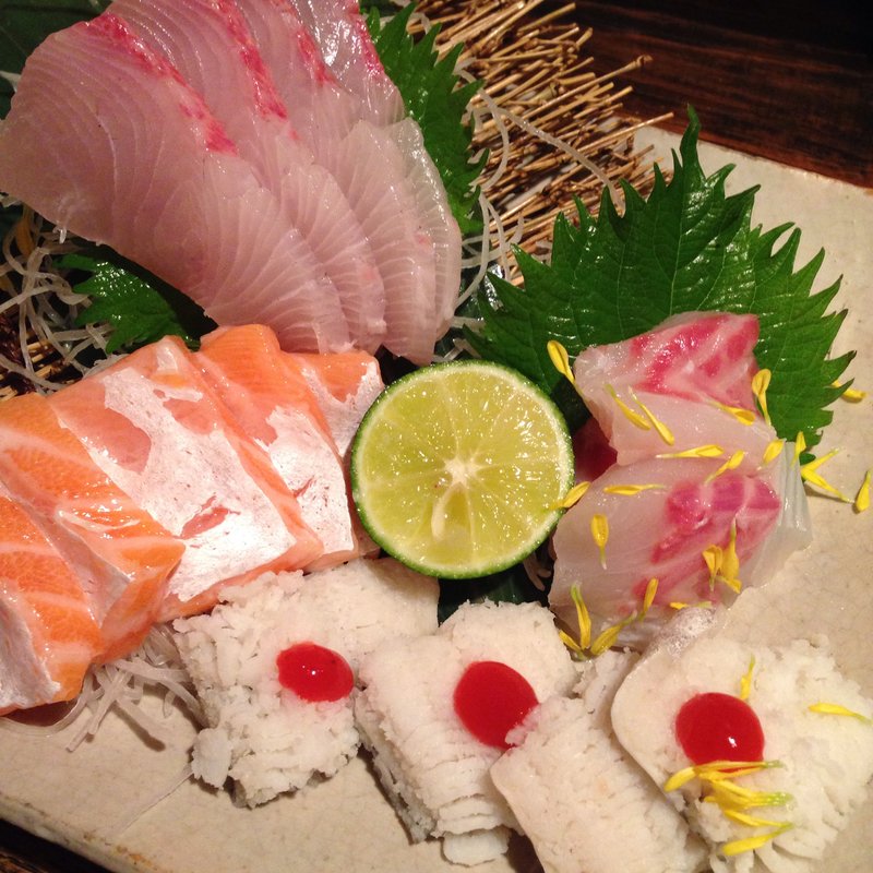 お造りの盛り合わせ 三種(ほっとけや 室町店)