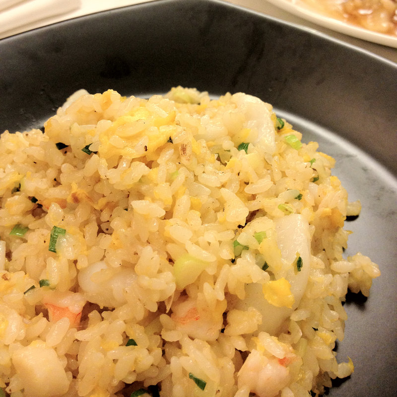 海鮮チャーハン(於茂登 （てっぱんやき おもと）)