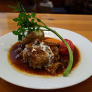 牛すじシチューかけハンバーグステーキ(キッチンoh!way)