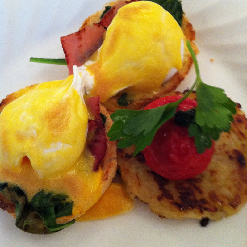 エッグベネディクト(TIFFIN ROOM)