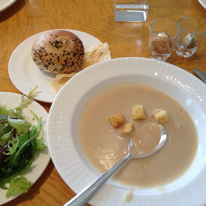 ポタージュスープ(The Ritz Carlton Singapore rounge)