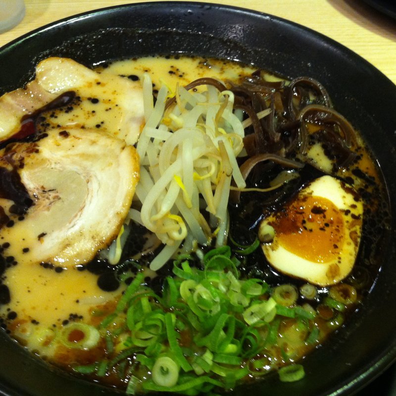 薫(伝統熊本豚骨 伝)