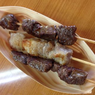 ワニ・ラクダ・ダチョウの串焼き3本セット