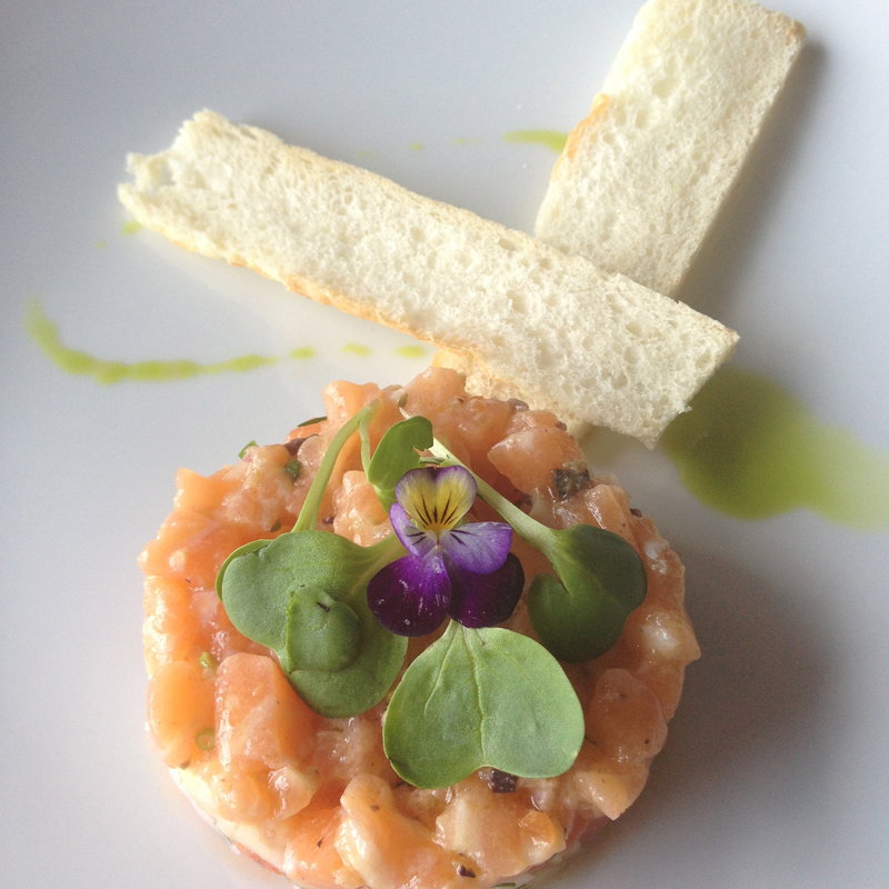 サーモンのタルタル(halia)