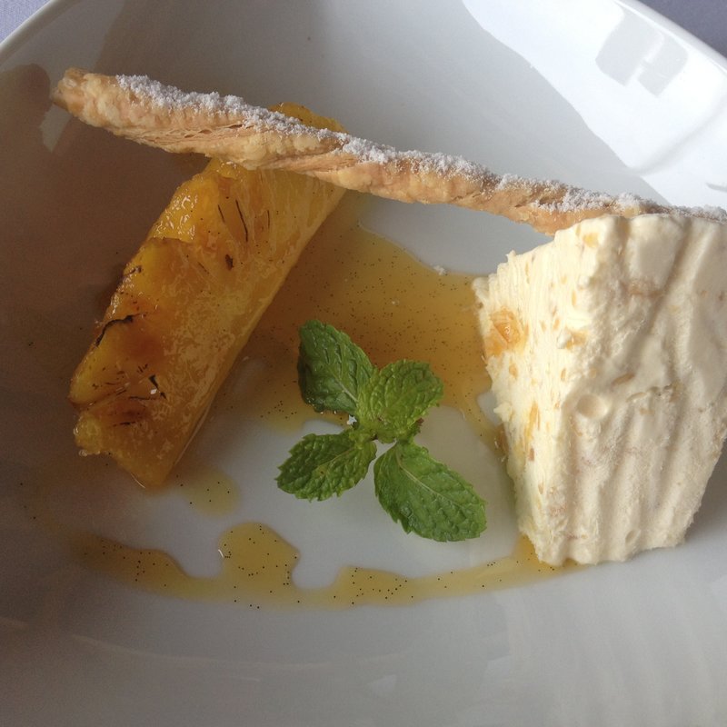 フローズンアイスinパイナップル(halia)