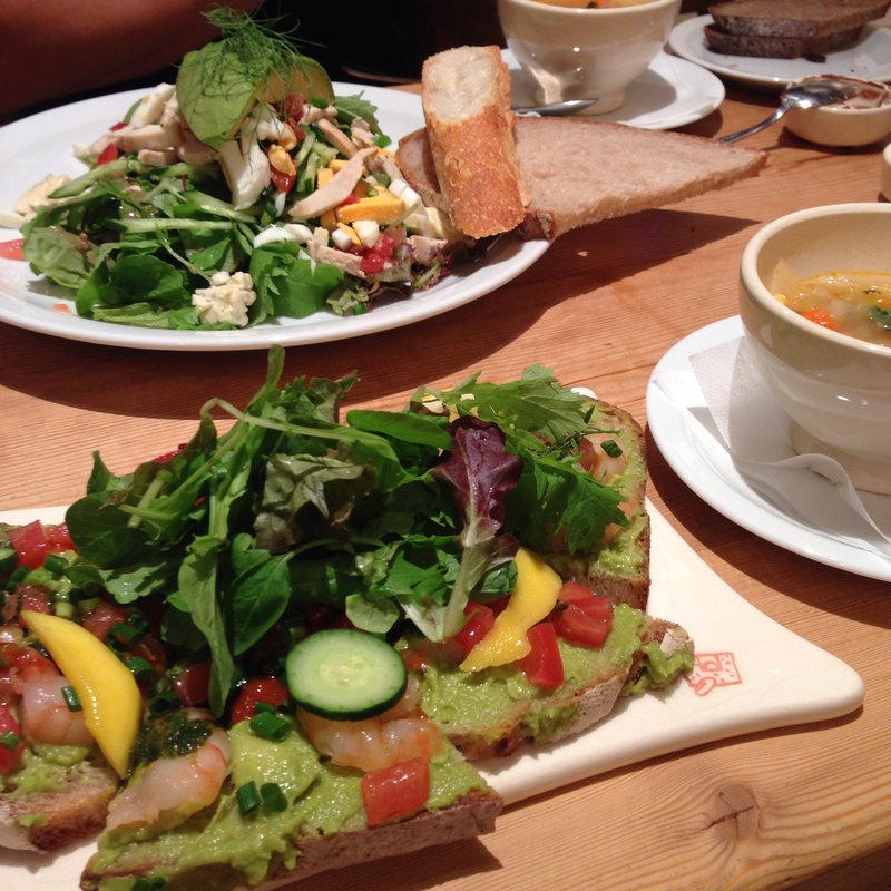 シュリンプ＆アボカドタルティーヌwithスープ(Le Pain Quotidien)