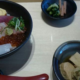 海鮮丼(五穀イオンモール和歌山店)