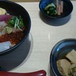 海鮮丼