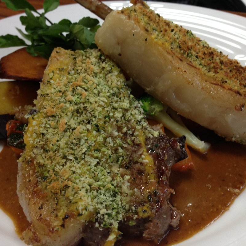 骨付き仔羊の香草焼き(レストランあさひや)