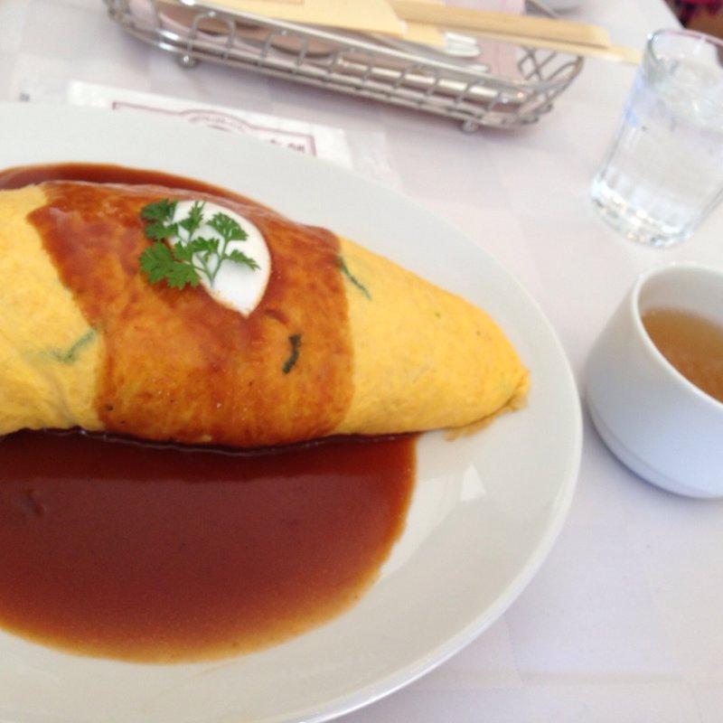 1日200食限定オムライス(中之島倶楽部)