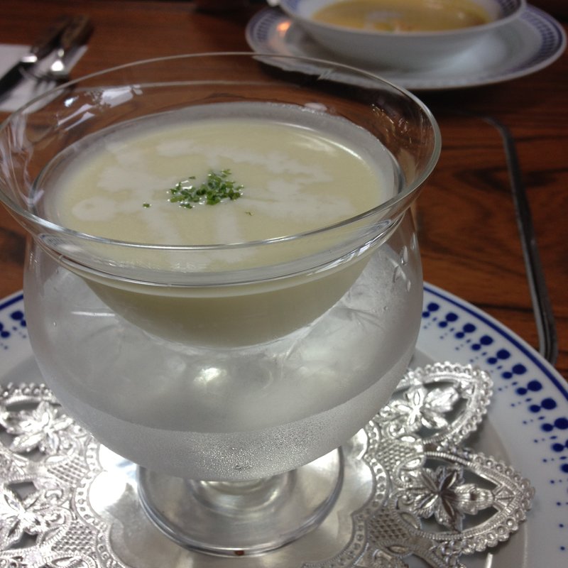 じゃがいもとたまねぎの冷たいスープ　ヴィシソワーズ(レストランあさひや)