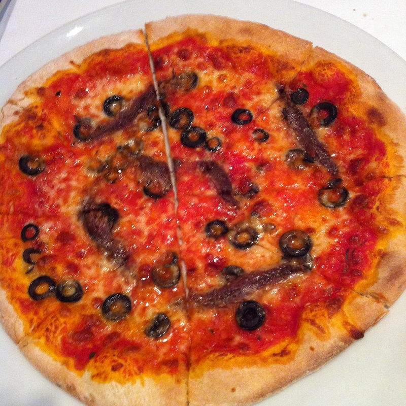 ピザ(angelina in hanoi)