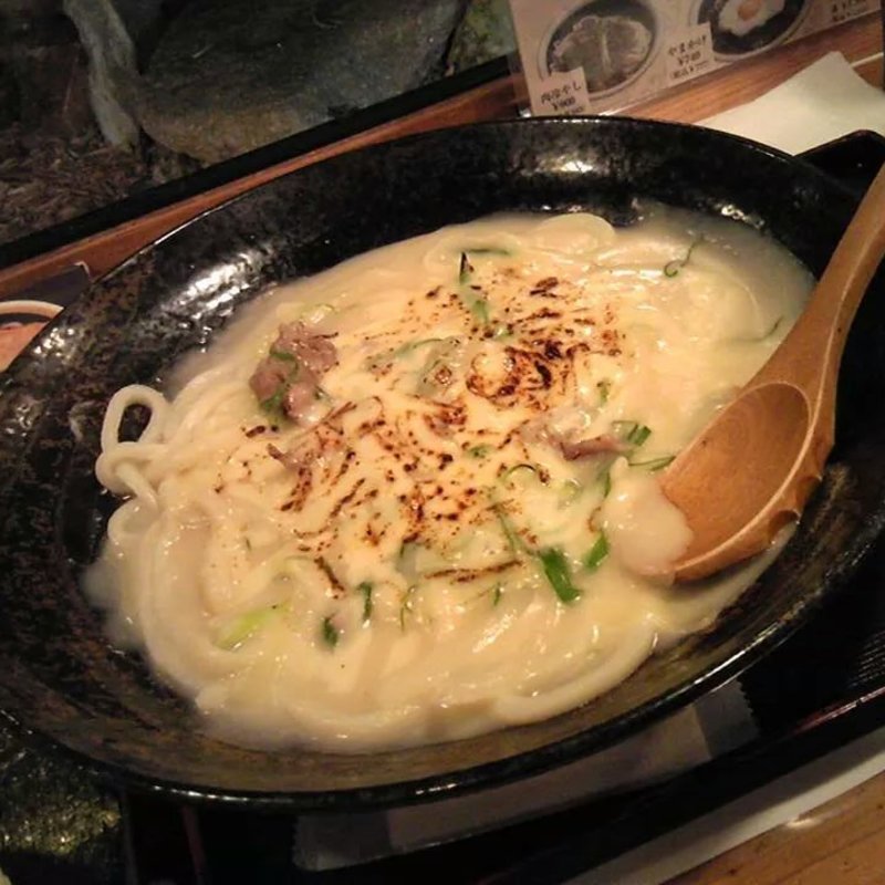 クリームシチューうどん(うどん専門店八間蔵)