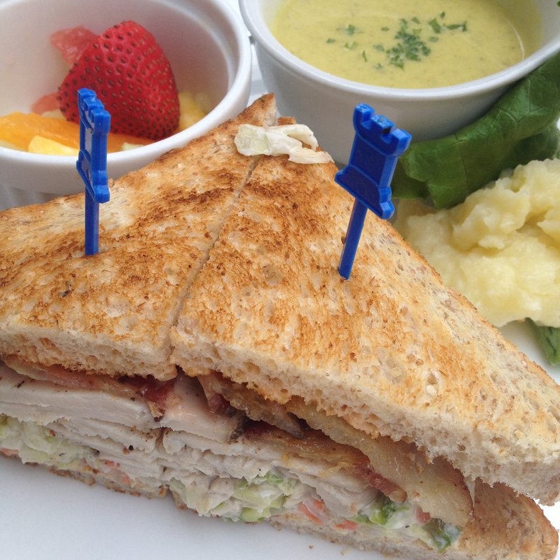 レインボーターキーサンドイッチ(suji's)