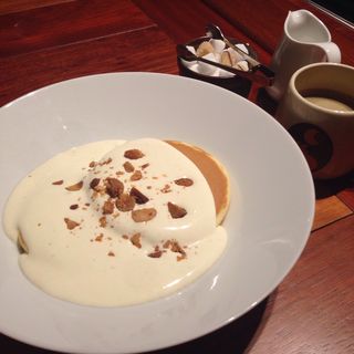 マカデミアンナッツ・パンケーキ(Muu Muu Diner ＆ 100％ Kona Coffee)