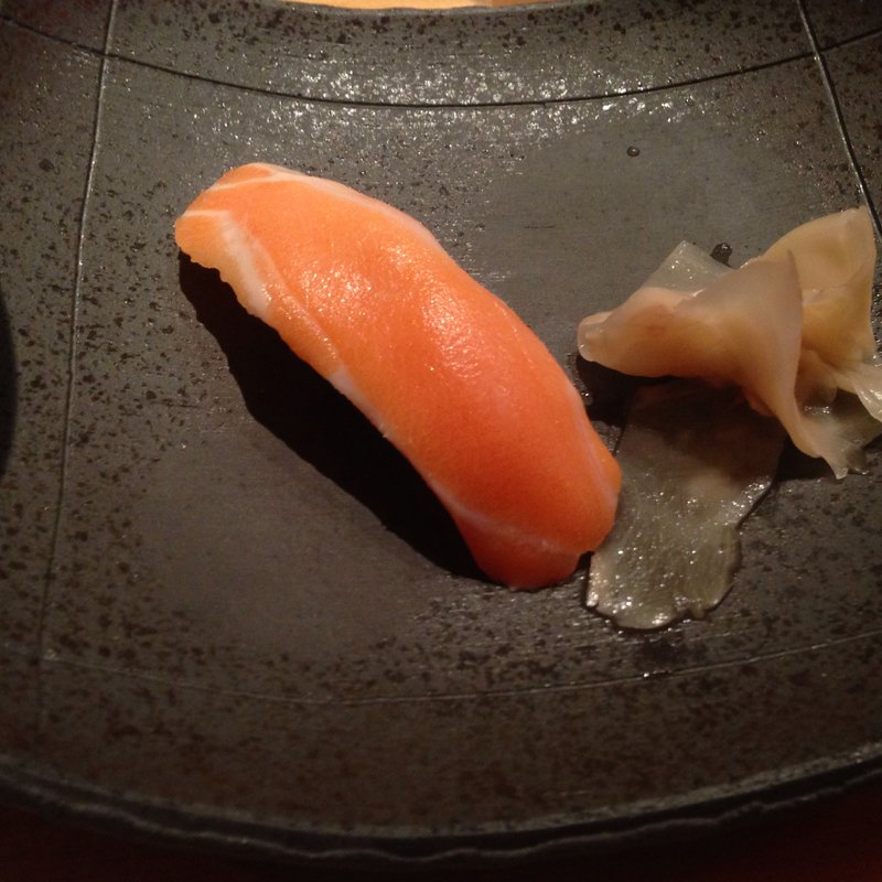 サーモンの握り(どんぶり茶屋 新千歳空港店)