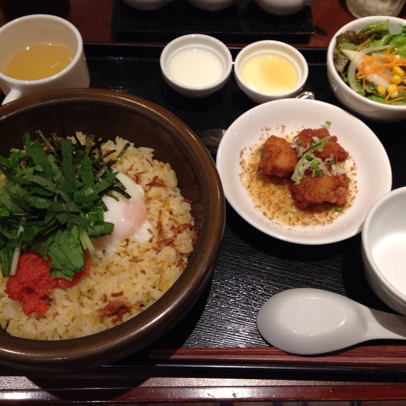 明太子と半熟玉子の土鍋炒飯(口福炒飯楼 新宿ミロード店 )
