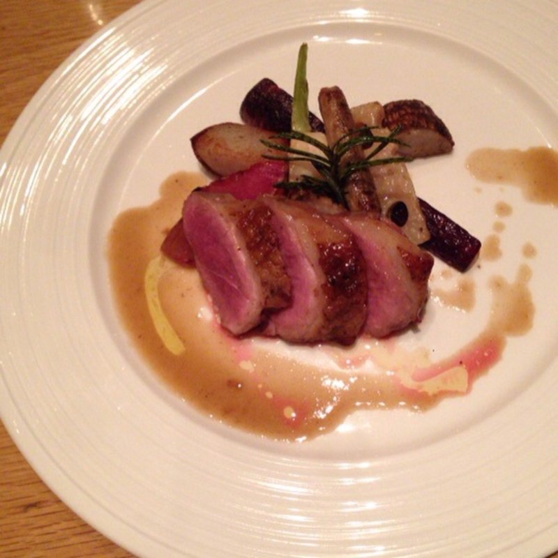 仏産鴨胸肉の赤ワインソース(Amalfi NOVELLO)