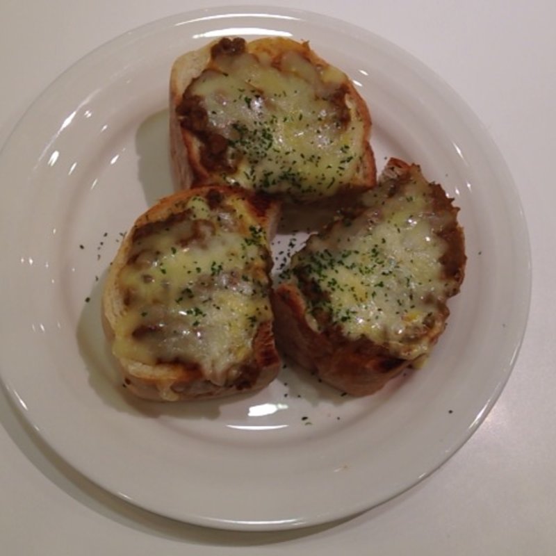 焼きチーズカレートースト(Strawberry Fields)