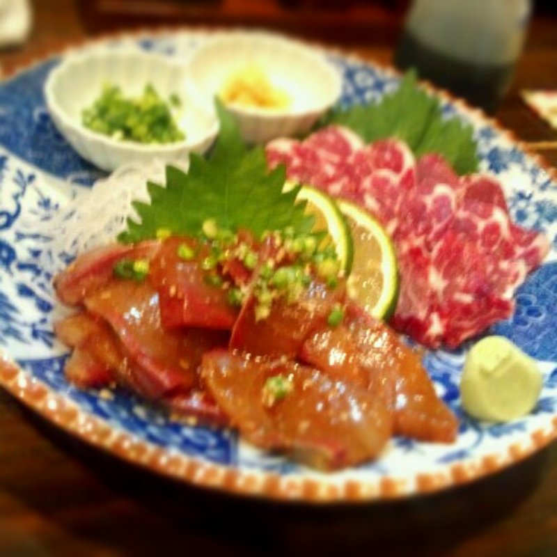 ゴマサバと馬刺し(福岡県福岡市博多区)