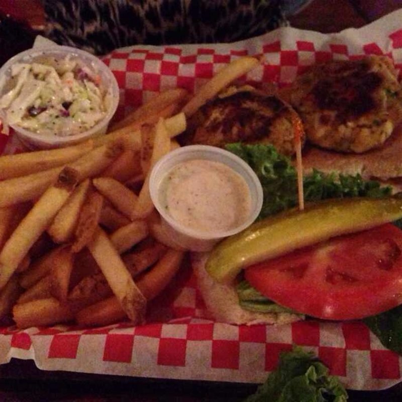 クラブケーキサンドイッチ(Half Shell Raw bar)