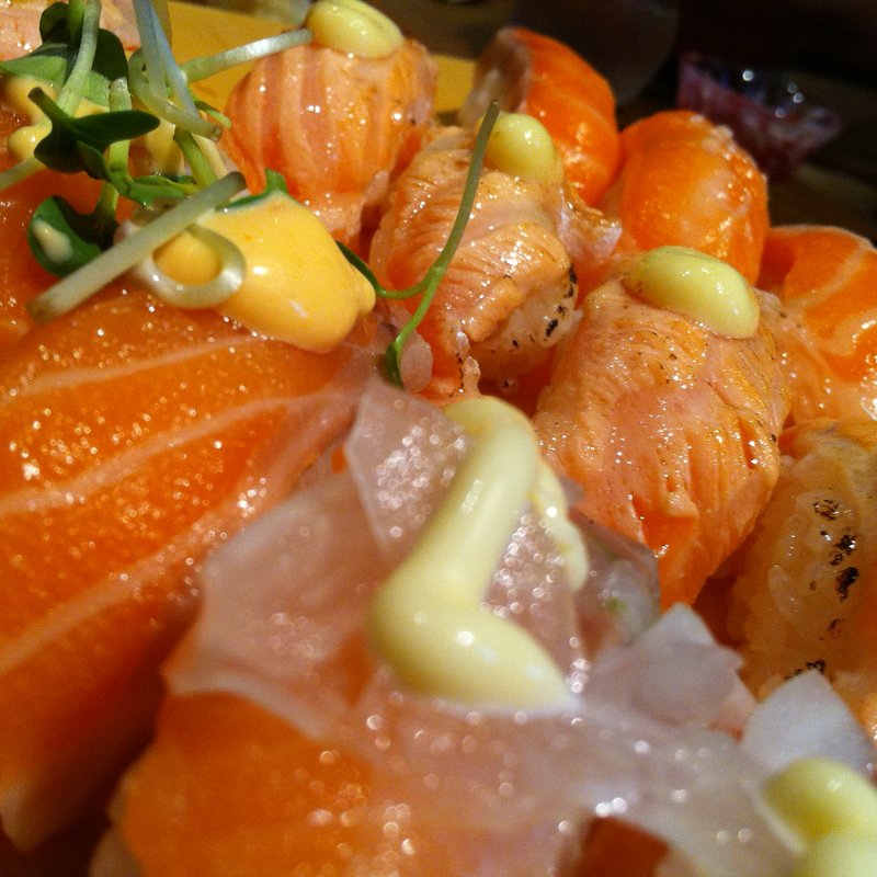 サーモン14貫セット(板前寿司 六本木店 )