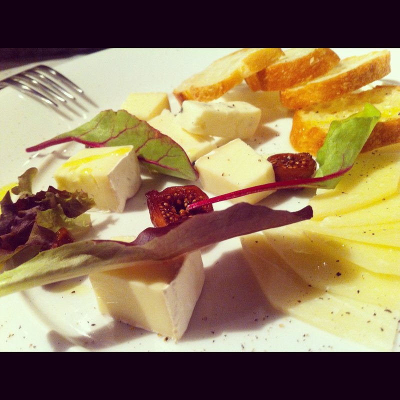 チーズの盛り合わせ(タールム)