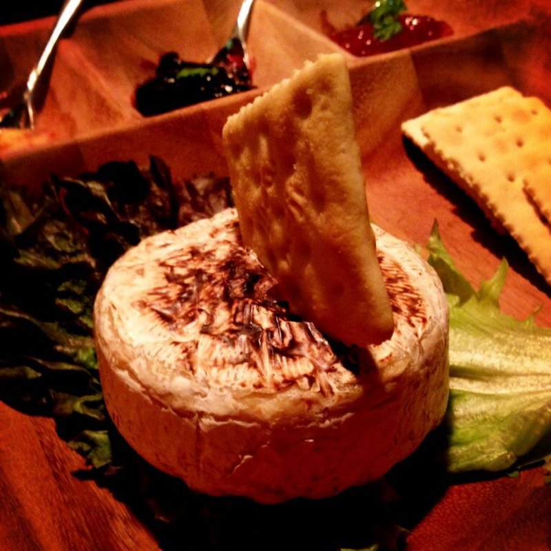 カマンベールチーズの丸焼き(CHEESE チーズ FUKUOKA)