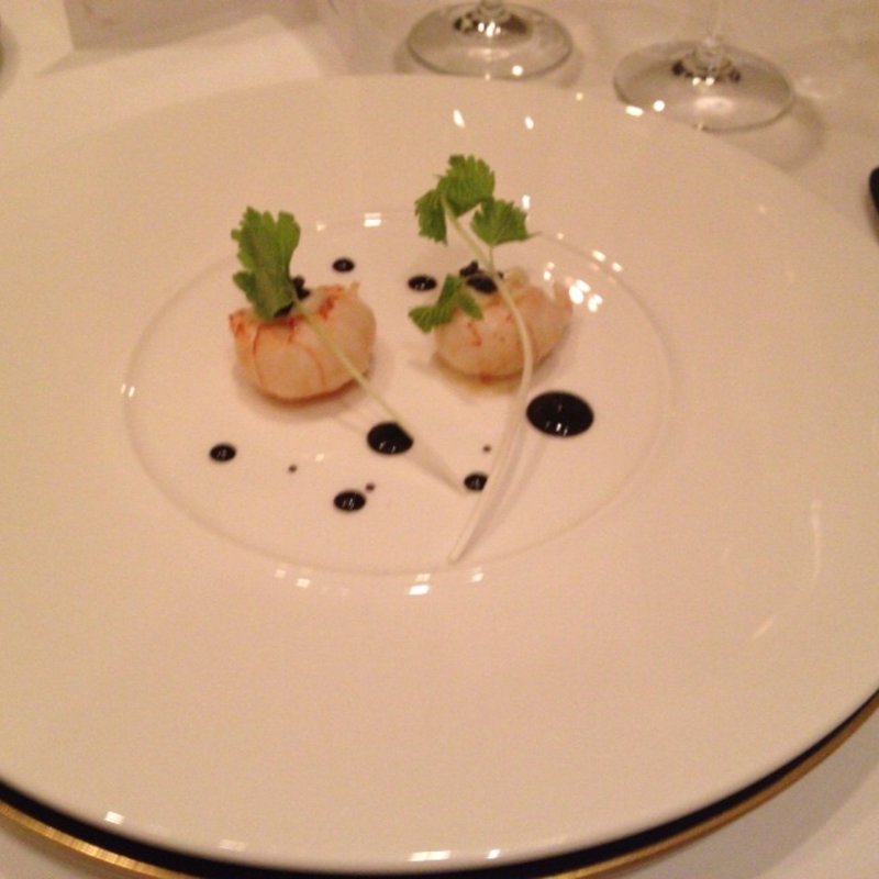 赤座海老のポワレアキテーヌ産のキャビア添え じゃがいものムースリーヌにのせて (スペシャリティレストラン マルメゾン)