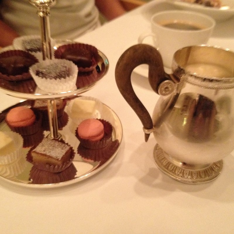 ミニャルディーズ(スペシャリティレストラン マルメゾン)