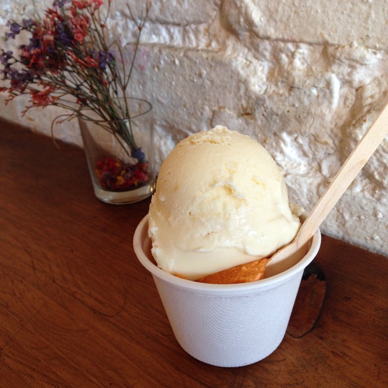 タイティーアイスと白味噌アーモンドのアイス(SkyIce Sweet & Savory)