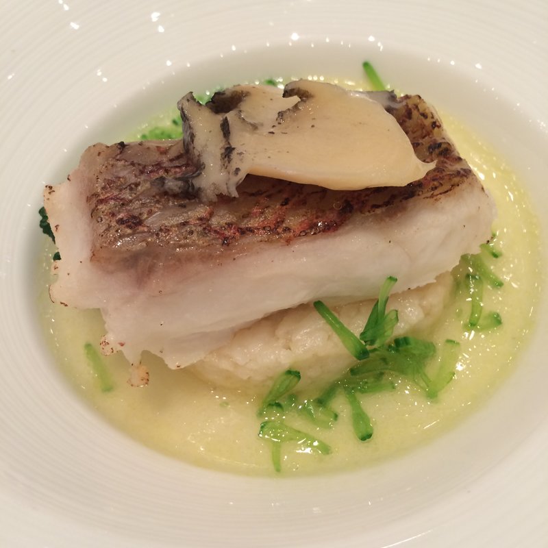 宇和島産真鯛ロティ＆蝦夷鮑　絶妙なるハーモニー 　シャンパン風味のリゾット添え(青山セントグレース大聖堂)