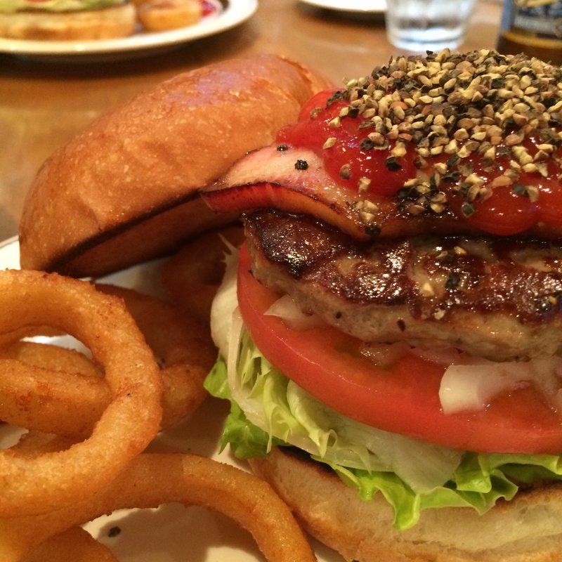 クラッシュドペッパーバーガー(GIGGLE)